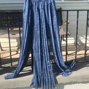 Pleated BCBG maxi skirt